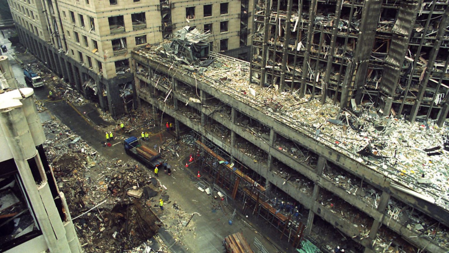 15 апреля 1993. Лондон после взрыва бомбы Ира, 1993 год.. 24 Апреля 1993 Лондон.