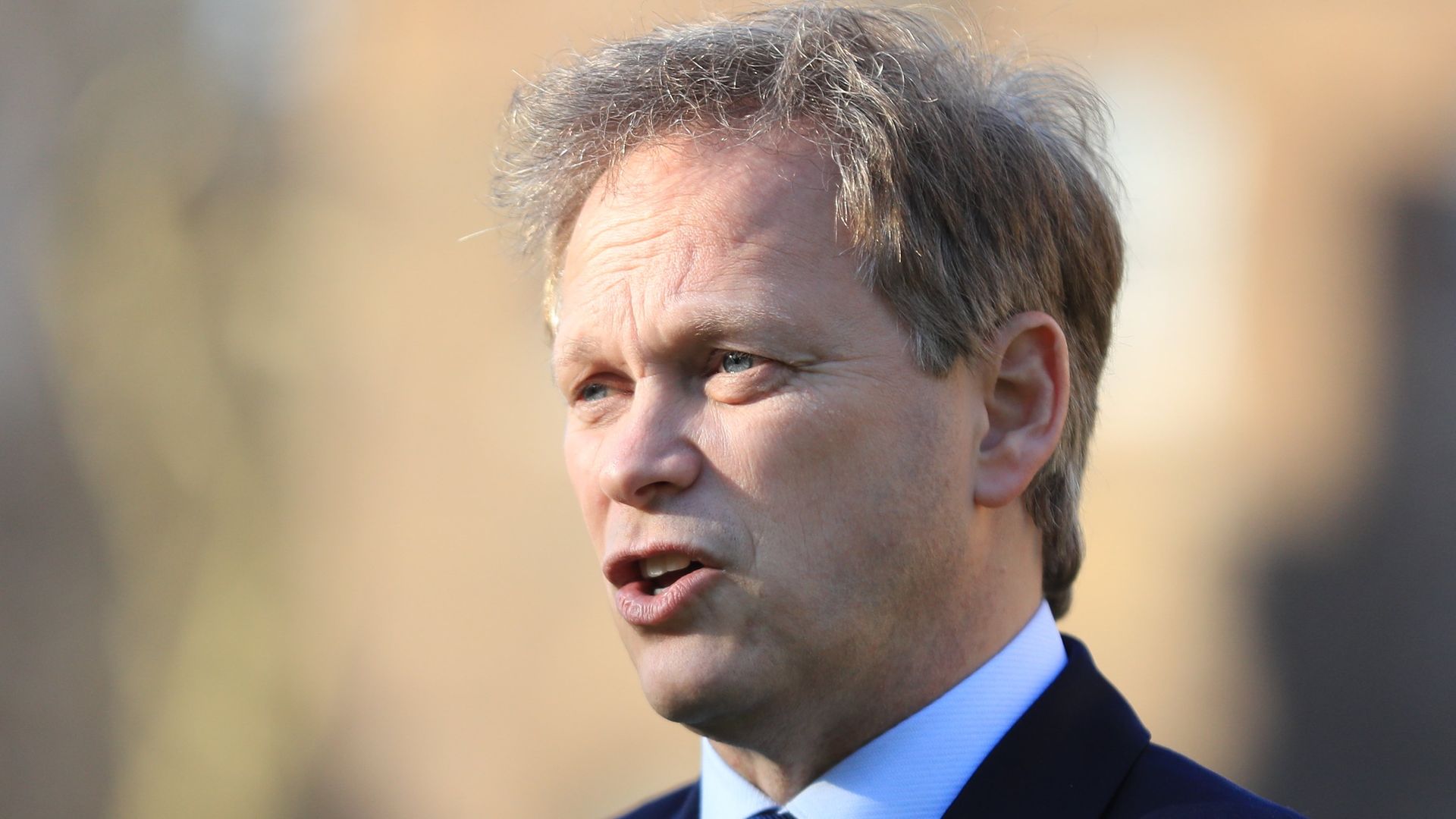 Transport secretary Grant Shapps speaking to the media on College Green - Credit: PA