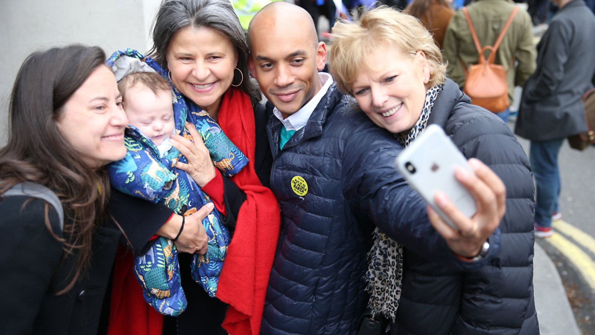 Independent Group MPs Chuka Umunna and Anna Soubry have a selfie taken with Tracey Ullman as they join anti-Brexit campaigners taking part in the People's Vote March in London. Photograph: Aaron Chown/PA. - Credit: PA Wire/PA Images