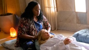 Natasha Rothwell as Belinda and
Jennifer Coolidge as Tanya in Mike
White’s The White Lotus Photo: HBO