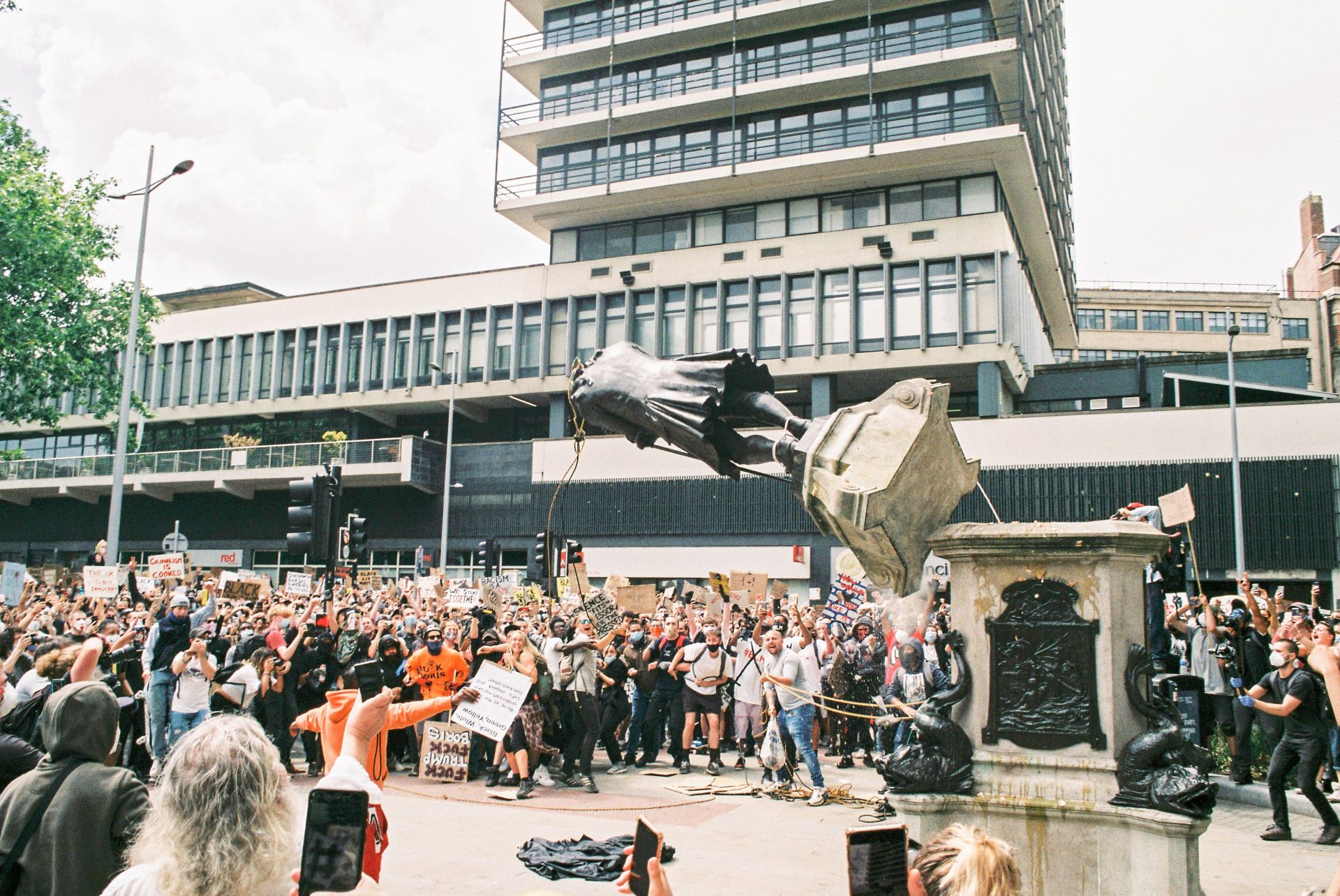 Black Lives Matter protesters topple the statue of slave owner Sir Edward Colston In Bristol, June 2020. The incident became a worldwide touchstone for what is seen by some as a battle of generations. Photo: Harry Pugsley/Getty Images.