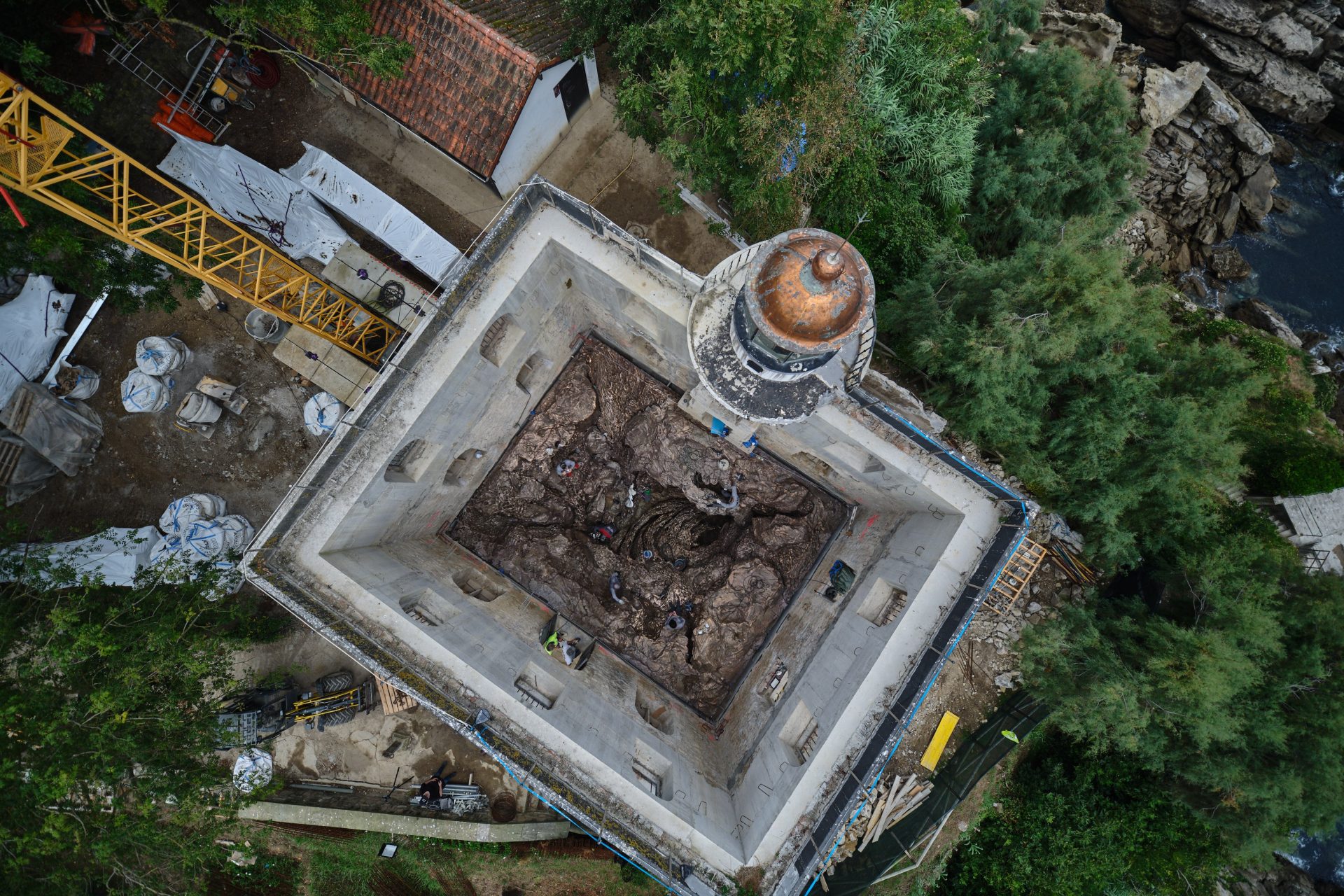 The hollowed-out lighthouse
of Santa Clara Island, the
stage for Cristina Iglesias’
remarkable Hondalea. Credit: Jose Luis Lopez Zubiria