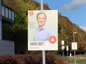 Bad sign: the faded advert for politician Janus Boye. Photo: Twitter.
