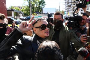 Morgenshtern arriving for a court hearing in Moscow in June 2021, to hear accusations of “drug-related propaganda” in his videos. Photo: Stanislav Krasilnikov