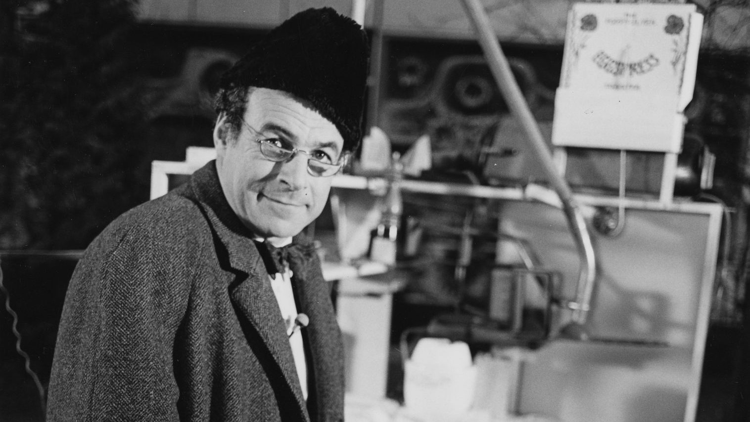 Professor Heinz Wolff on the set of The Great Egg Race February 1984. Photo: Radio Times/ Getty Images.