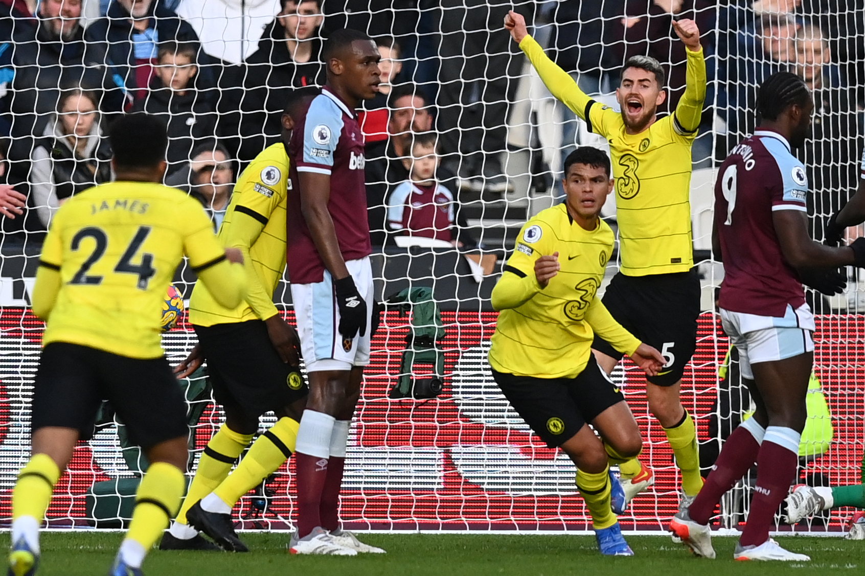 Chelsea’s Brazilian
defender Thiago Silva (3R) celebrates after
scoring in their 3-2 defeat at West Ham. Photo: Glyn Kirk/AFP
via Getty Images.