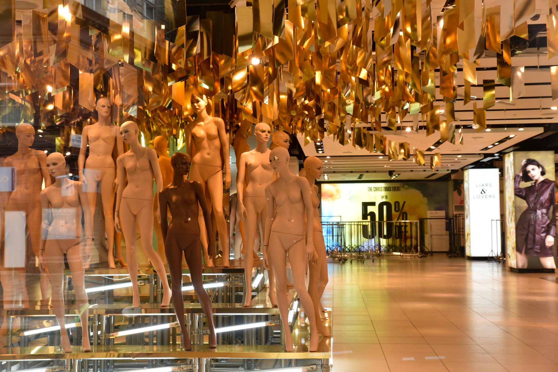 Showroom dummies at the closed Topshop store on London’s Oxford Street. Photo: Matthew Chattle via Getty.