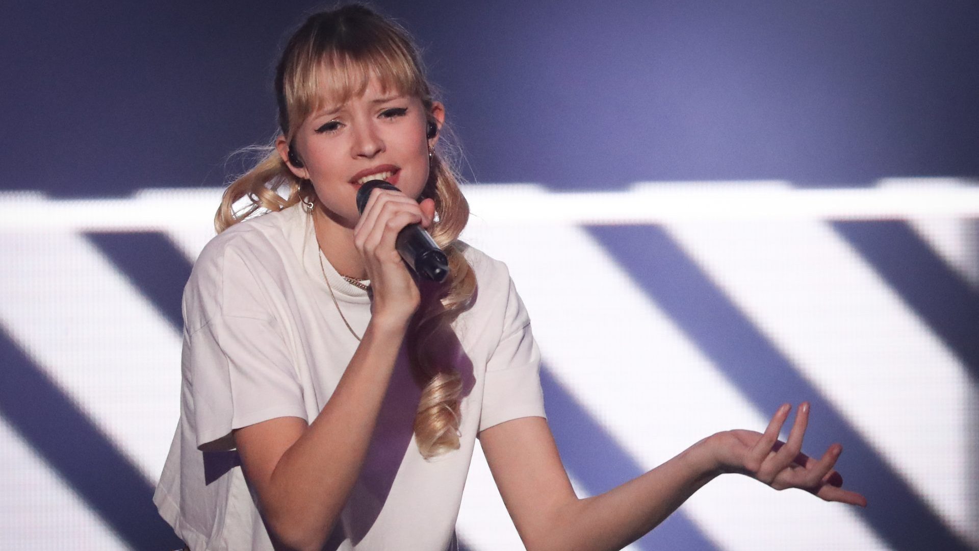 Belgian singer Angèle, who brings hope for pop music in 2022. Photo: Virginie
Lefour/Getty.