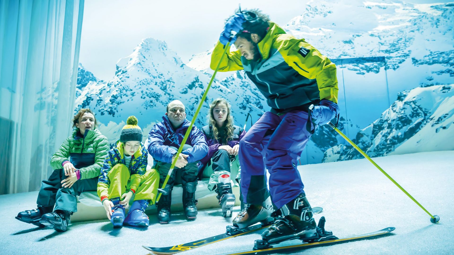 Lyndsey Marshal, Oliver 
Savell, Rory Kinnear and 
Bo Bragason watch Kwami  Odoom head downhill in Force Majeure. Photo: Marc Brenner