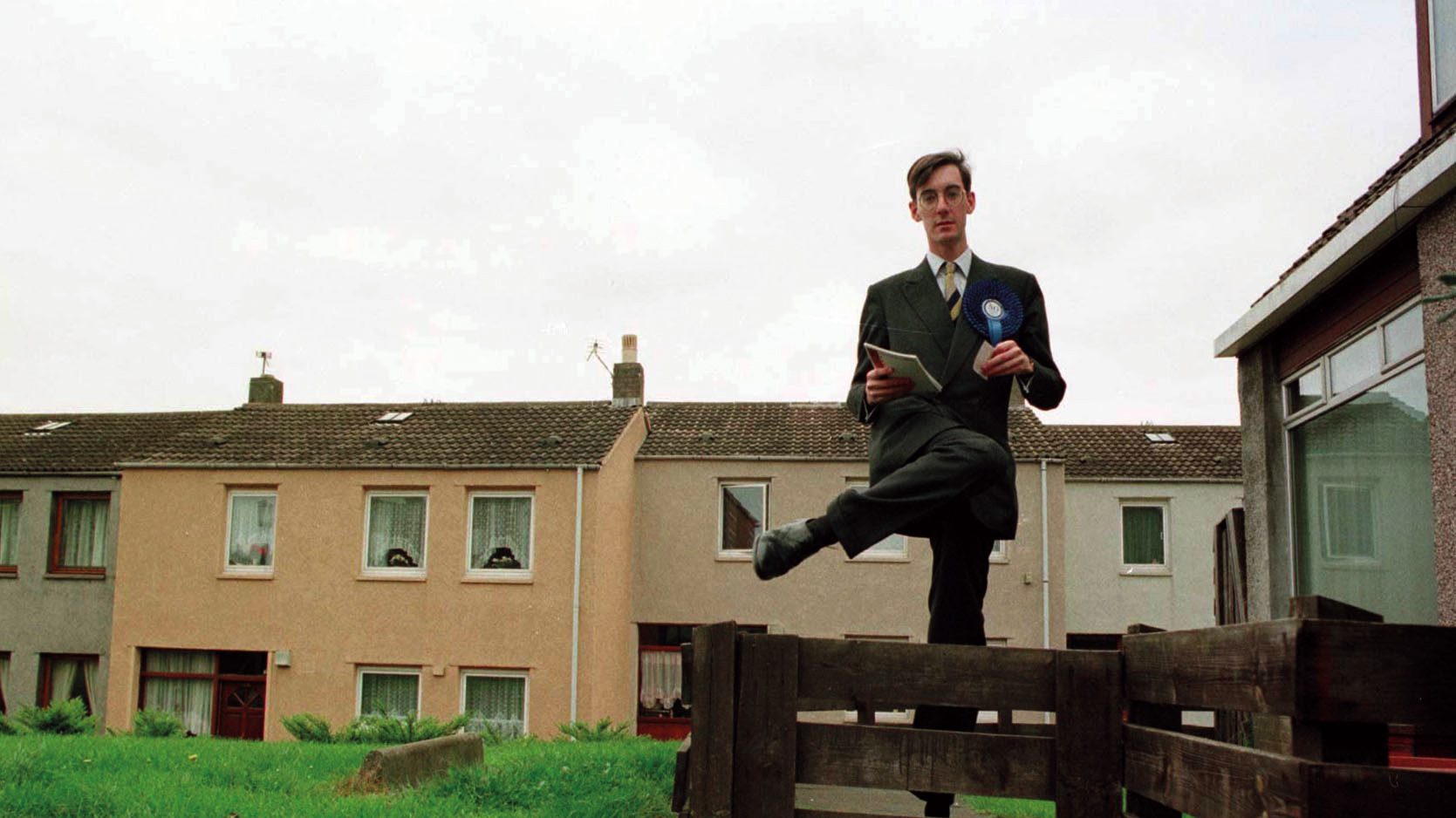 Jacob Rees-Mogg campaigning on a 
housing estate in Groban, Leven, in 
the Labour seat of Central Fife in the 
1997 general election. Photo: Colin McPherson/Corbis/
Getty