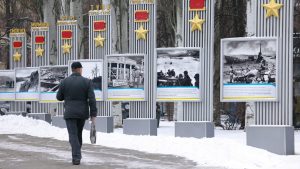 A display in Kiev remembers the Soviet Red Army’s victories over Nazi Germany. Photo: Sean Gallup/Getty.