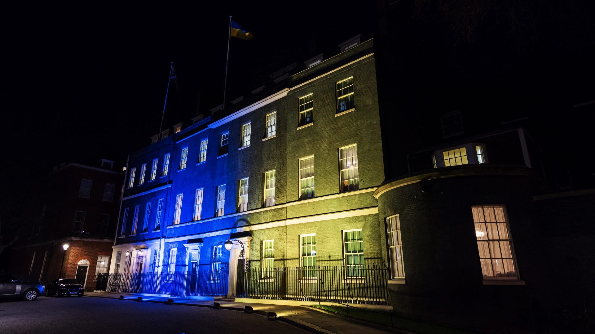 Downing Street’s dim bulbs flag up Britain’s support for Ukraine. Photo: Wiktor Szymanowicz/Future Publishing/Getty