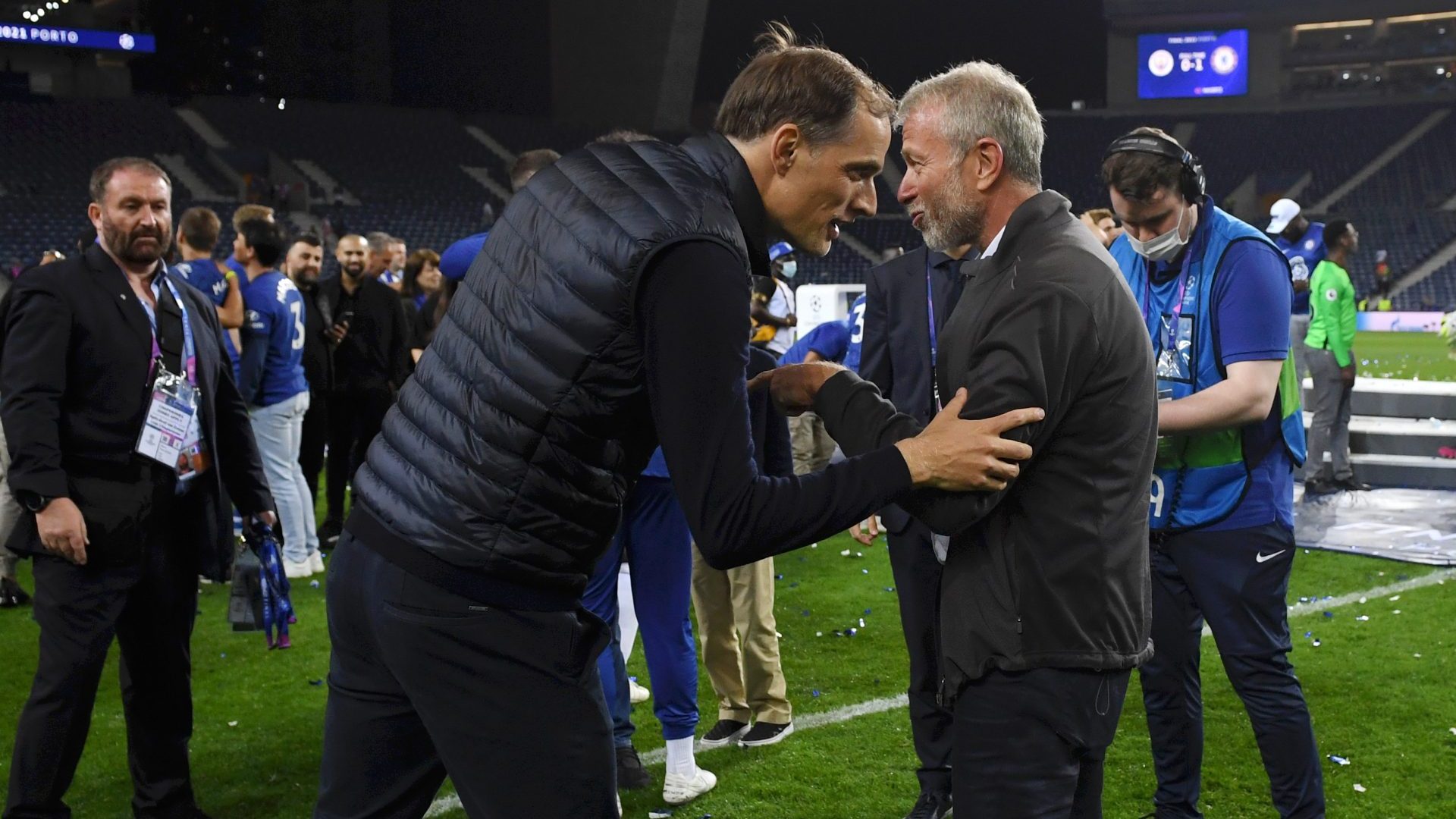 Thomas Tuchel and Roman Abramovich celebrate Chelsea’s 2021 Champions
League final victory againstManchester City. Photo: Alex Caparros/Uefa/
Getty Images