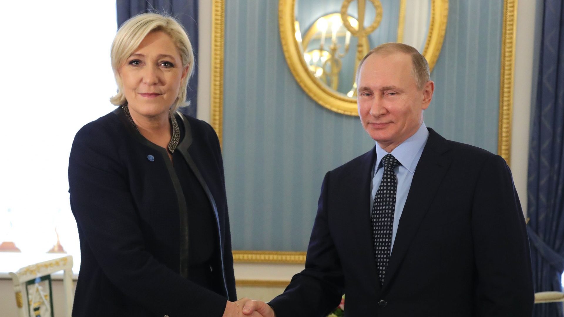 Marine Le Pen meeting Vladimir 
Putin in Moscow in 2017 (Photo: Mikhail Klimentyev/AFP/
Getty)