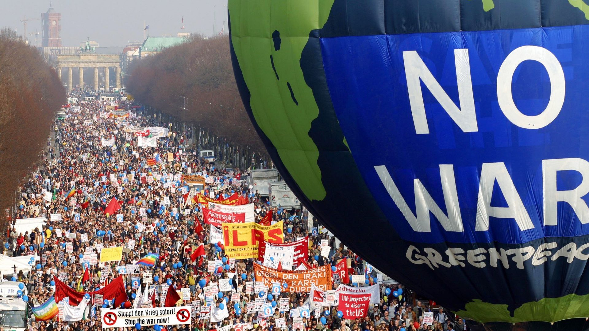 More than 50,000 people protest in 
Berlin against the war in Iraq, 2003. Photo: Kurt Vinion/Getty