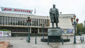 The Lenin monument on Prospekt Leninskiy 
street in Kaliningrad 
(Photo: Michal Fludra/NurPhoto)
