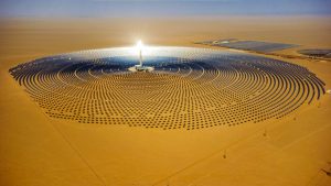 The molten-salt 
concentrated solar plant in Gansu Province, China. Photo: Jia Yu
