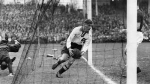 Fritz Walter in action in 1941, the year before the game 
against Hungary that was to save his life (Photo: ullstein bild/Getty)