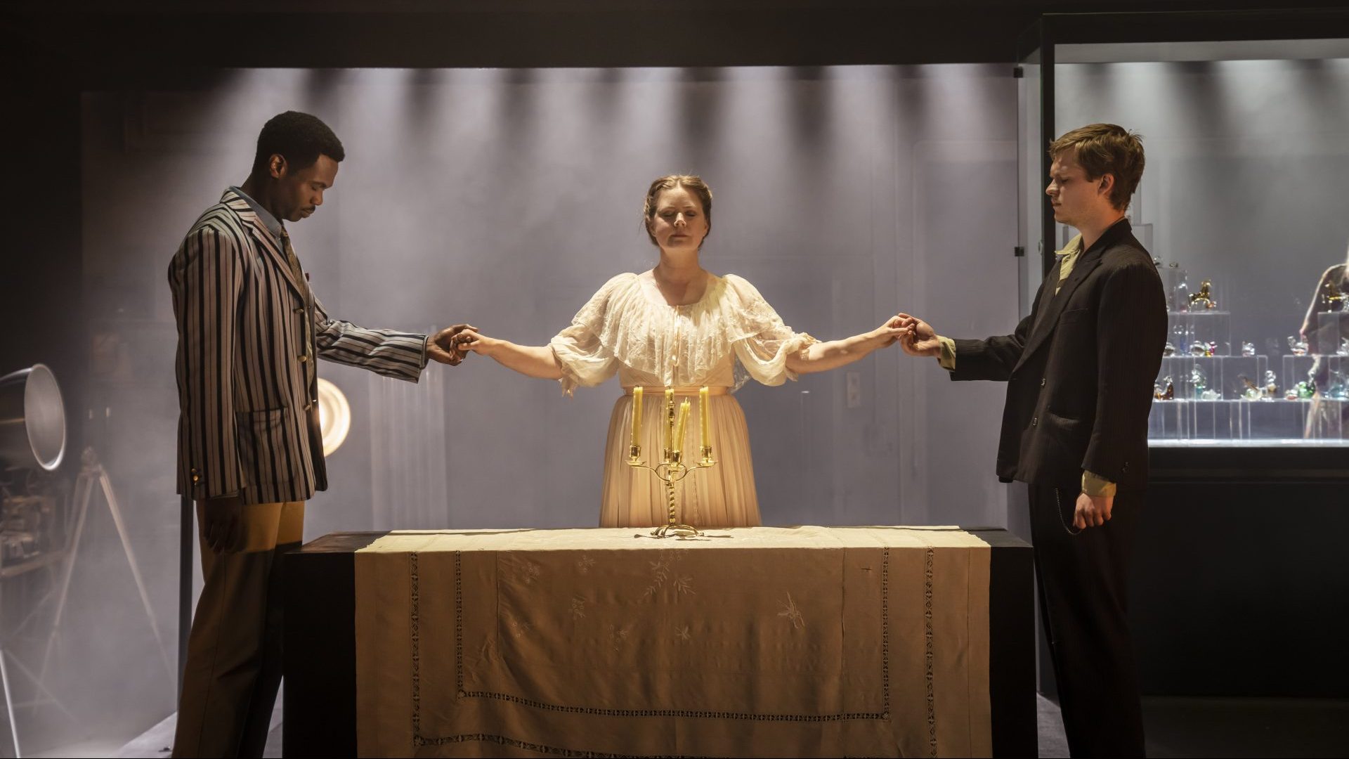 Victor Alli, Amy Adams and Tom Glynn-Carney in The 
Glass Menagerie (Photo: Johan Persson)