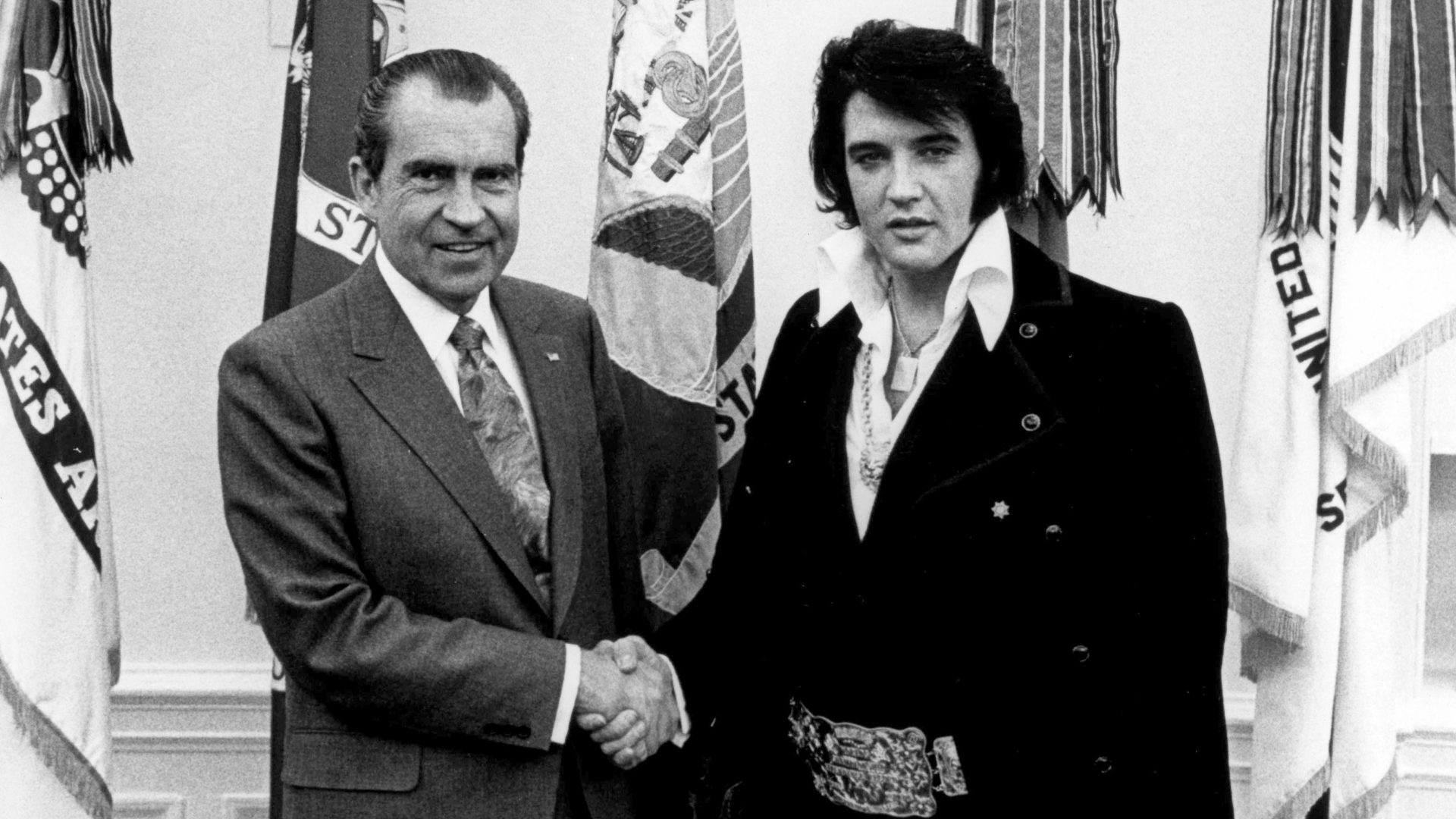 Elvis meets President Richard Nixon at the White House in December 1970. Photo: National Archives