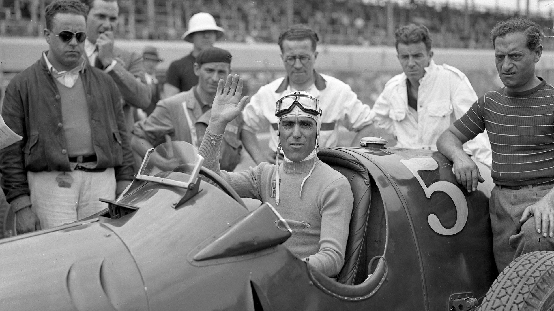 Tazio Nuvolari behind the wheel before the 1937 Vanderbilt Cup at New York’s Roosevelt Raceway Photo: Charles Hoff/NY Daily News
