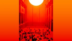 Danish artist Olafur Eliasson’s artificial sun in Tate Modern’s Turbine Hall, 2003. Photo: InPictures Ltd/Corbis