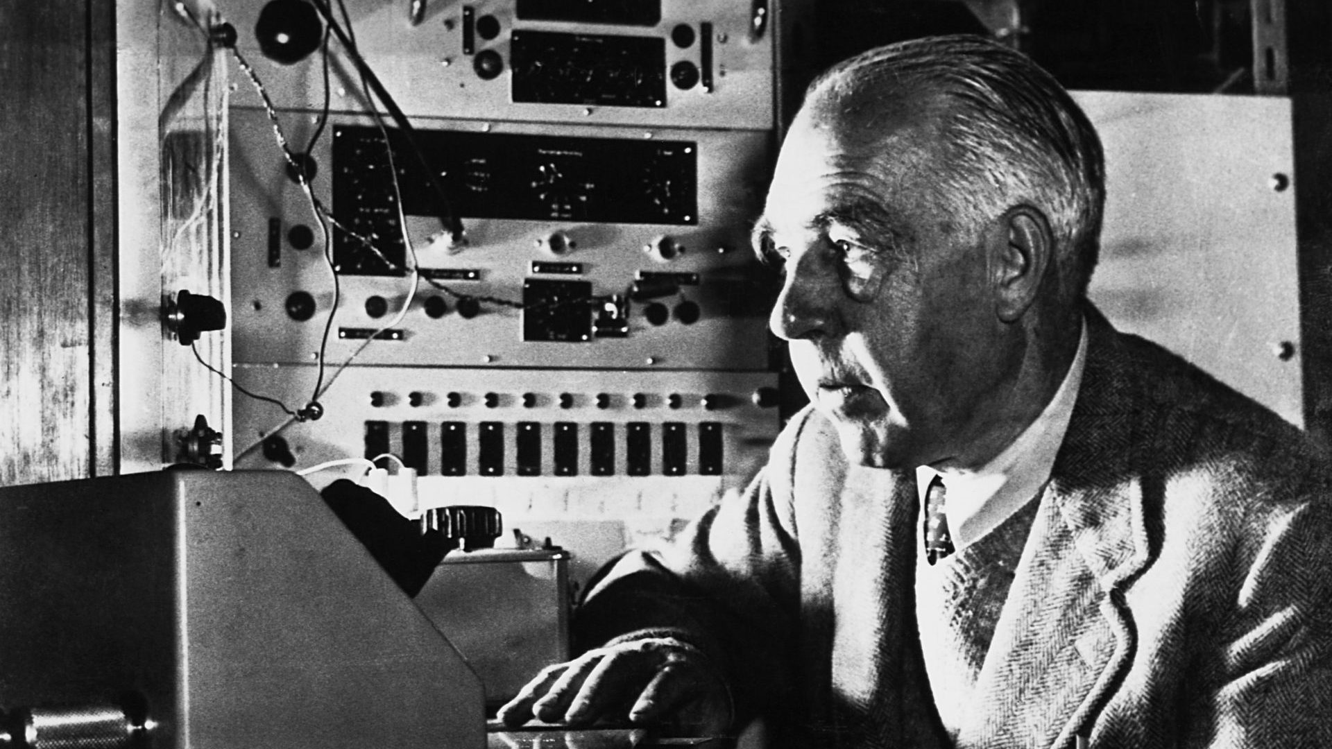 Danish atomic physicist, philosopher and Nobel prize winner Niels Bohr, circa 1940. Photo: Corbis/Getty 