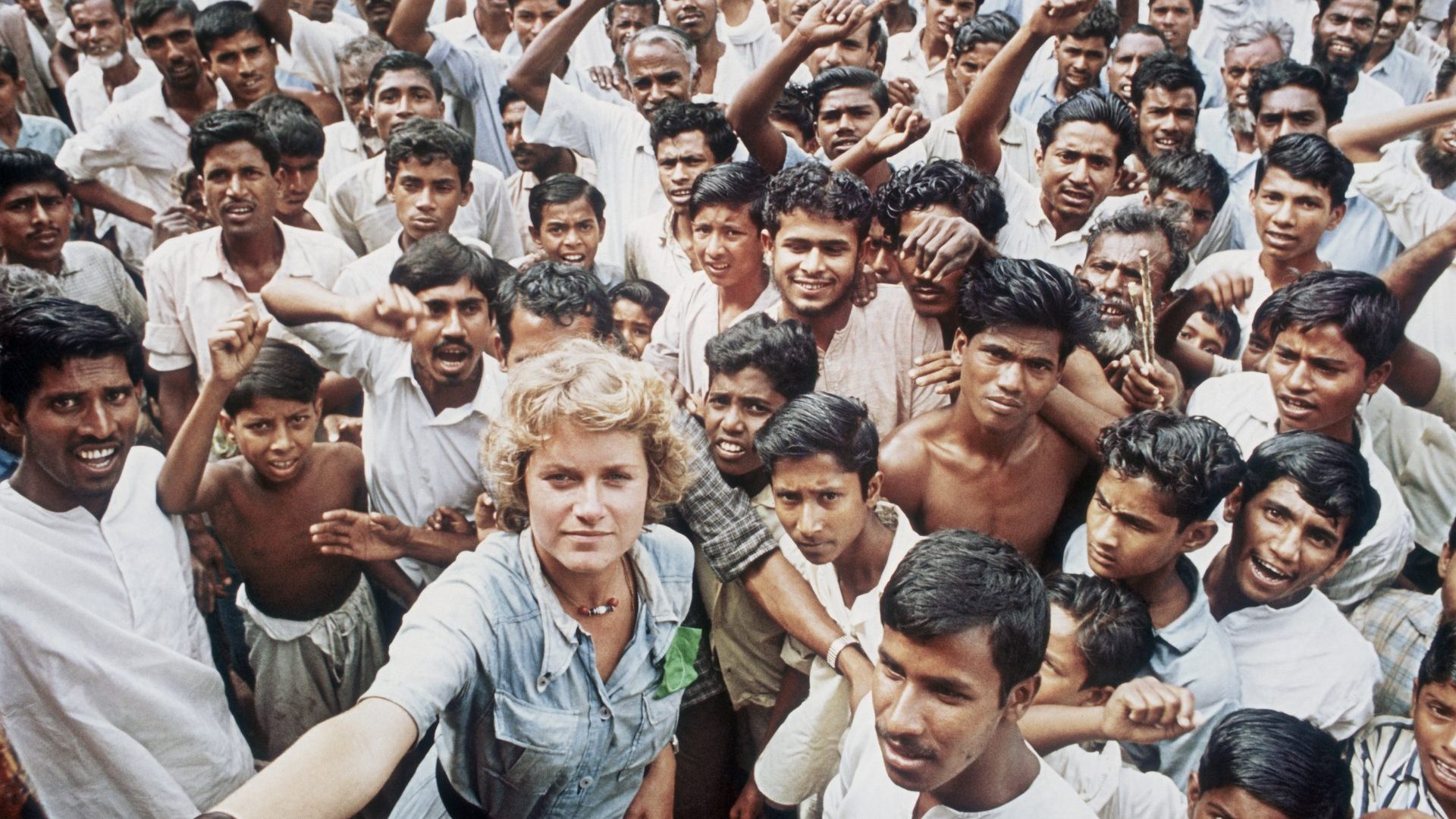 Anne de Henning in 
Bangladesh in April 1971. Photo: Michel Laurent