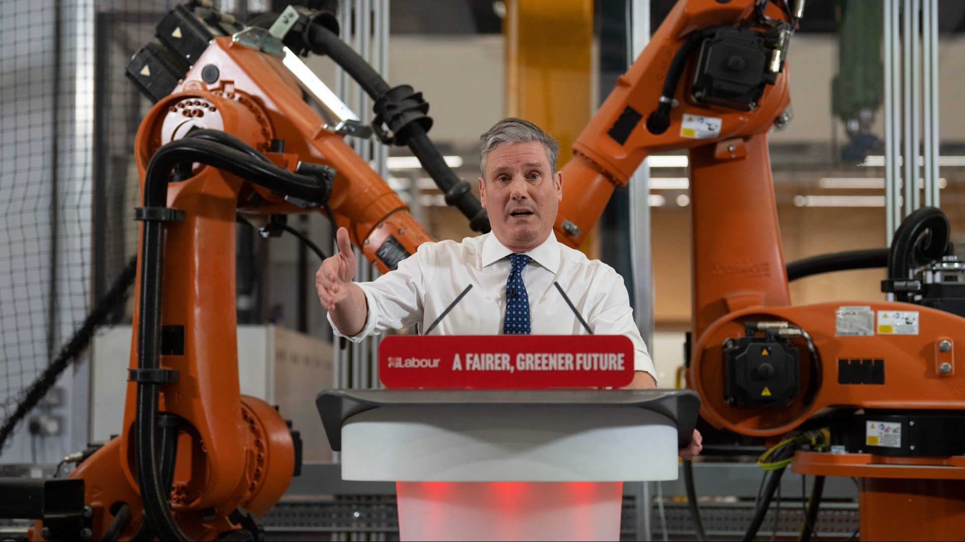 Keir Starmer delivers a speech at University College London (UCL)'s Here East campus (Photo by Carl Court/Getty Images)