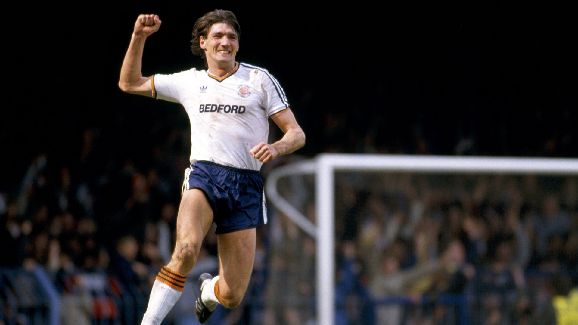 Mick Harford scores for Luton against Manchester United, April 1985. Photo: Getty Images