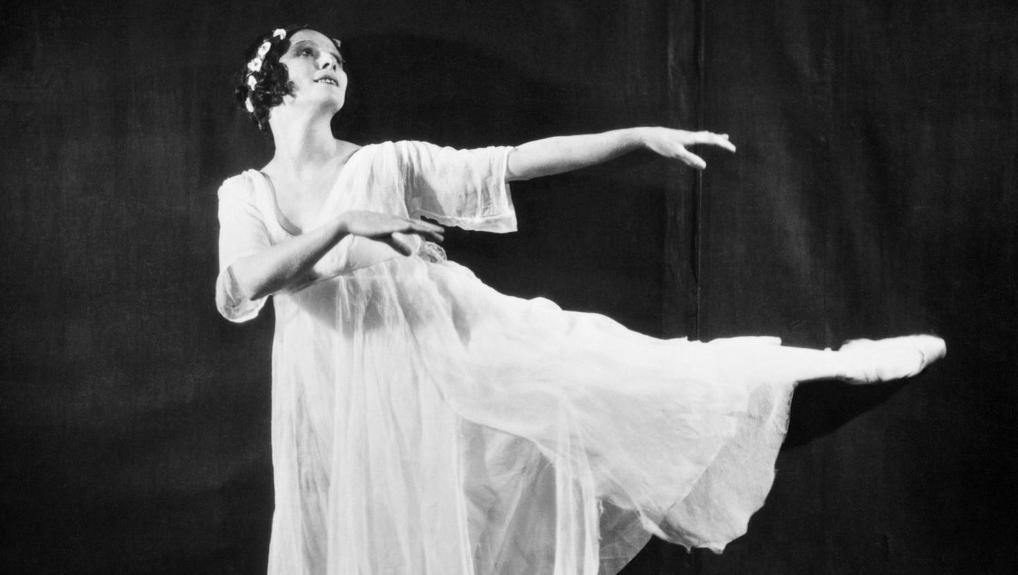 Russian prima ballerina Anna Pavlova. Photo: Hulton-Deutsch 
Collection/Corbis