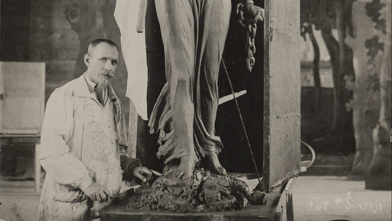 Juozas Zikaras with his Freedom sculpture, or “Statue of Liberty, in 1921. Photo: Zikaras Memorial Museum