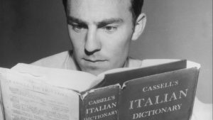 Jimmy Greaves studies 
Italian in 1961. Photo: Getty Images