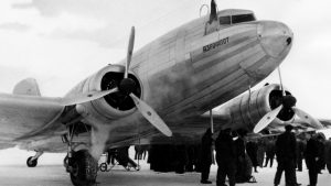 The first Russian commercial aircraft at the airport in Rangsdorf, eastern Germany, January 1940. Photo: Heinrich Hoffmann/ullstein 
bild;