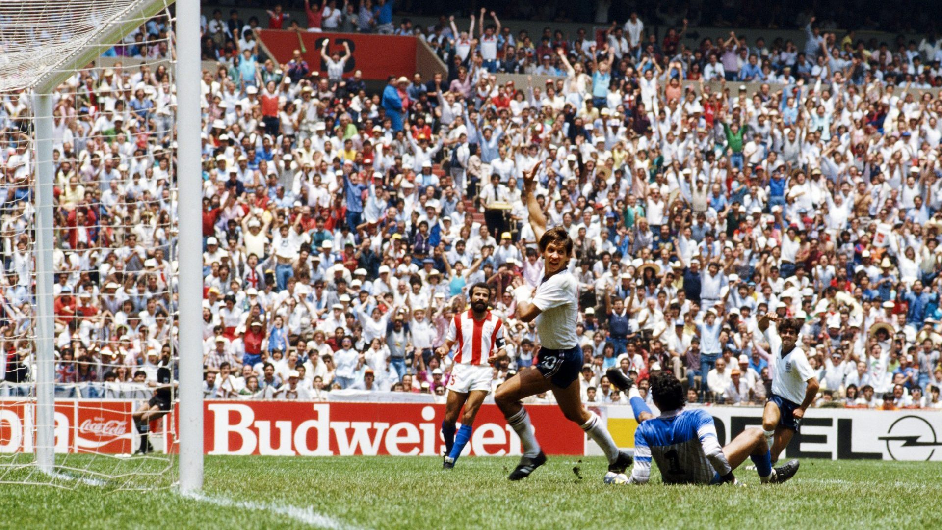 Gary Lineker celebrates after scoring against Paraguay in the 1986 World Cup in Mexico. Photo: David Cannon/Allsport 