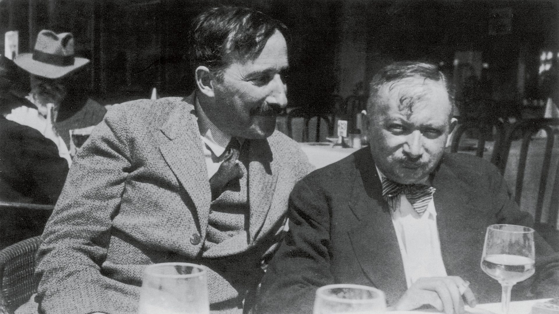 Stefan Zweig and Josef Roth in Ostende, Belgium in 1936. Photo: Imagno/Getty Images