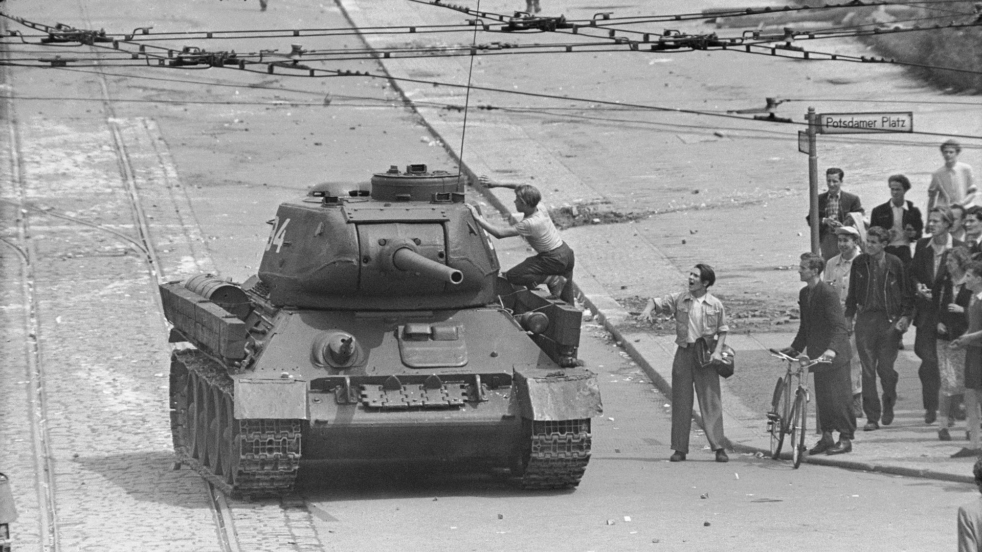 The sight of Soviet tanks in Berlin was a shock to the demonstrators demanding changes to production quotas. Photo: Bettmann/ Getty