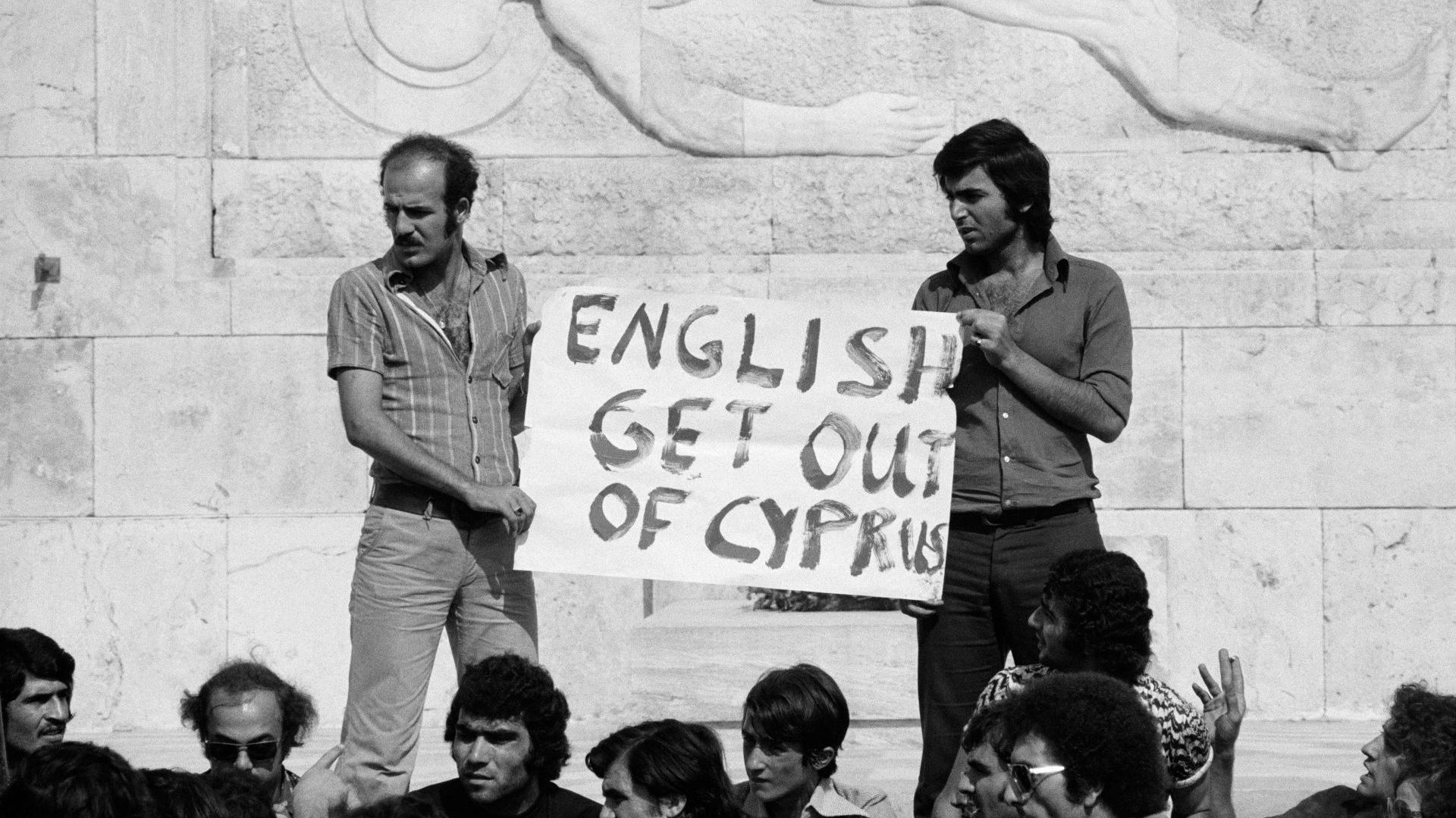 Young Cypriots demonstrating in front of the parliament in Athens to be able to return to Cyprus to fight the Turks in 1974. Photo: Gilbert UZAN/Gamma-Rapho via Getty Images