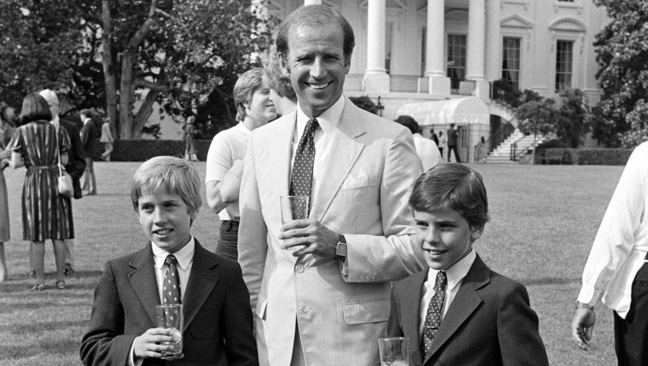 Joe Biden with 
his sons Beau 
(left) and Hunter 
at a White House 
concert, July 1982. Photo: Guy DeLort/
WWD/Penske Media