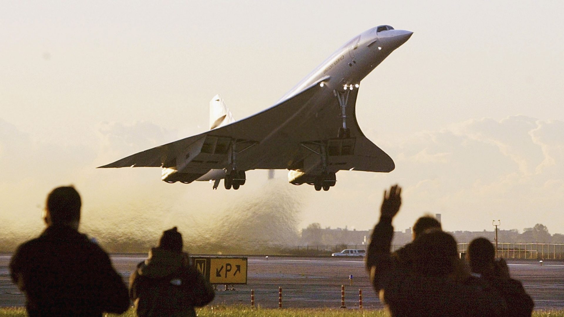 The last-ever Concorde passenger flight takes off from John F Kennedy International airport in New York en route to London, October 24 2003. Photo: Mario Tama/Getty