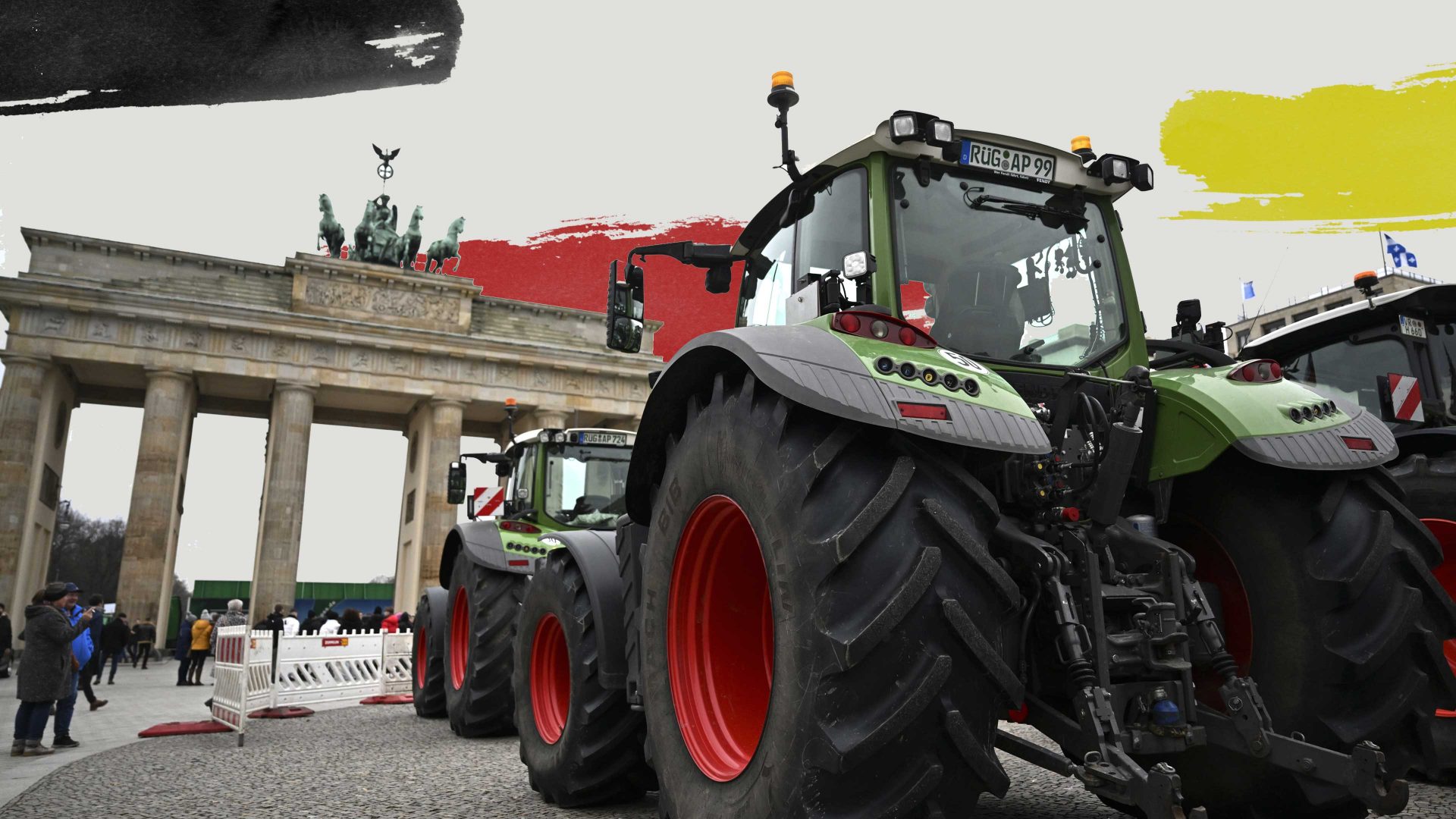 German farmers gather with their tractors in front of the Brandenburg Gate to protest against the increase in fuel prices. Photo: Halil Sagirkaya/Anadolu via Getty Images