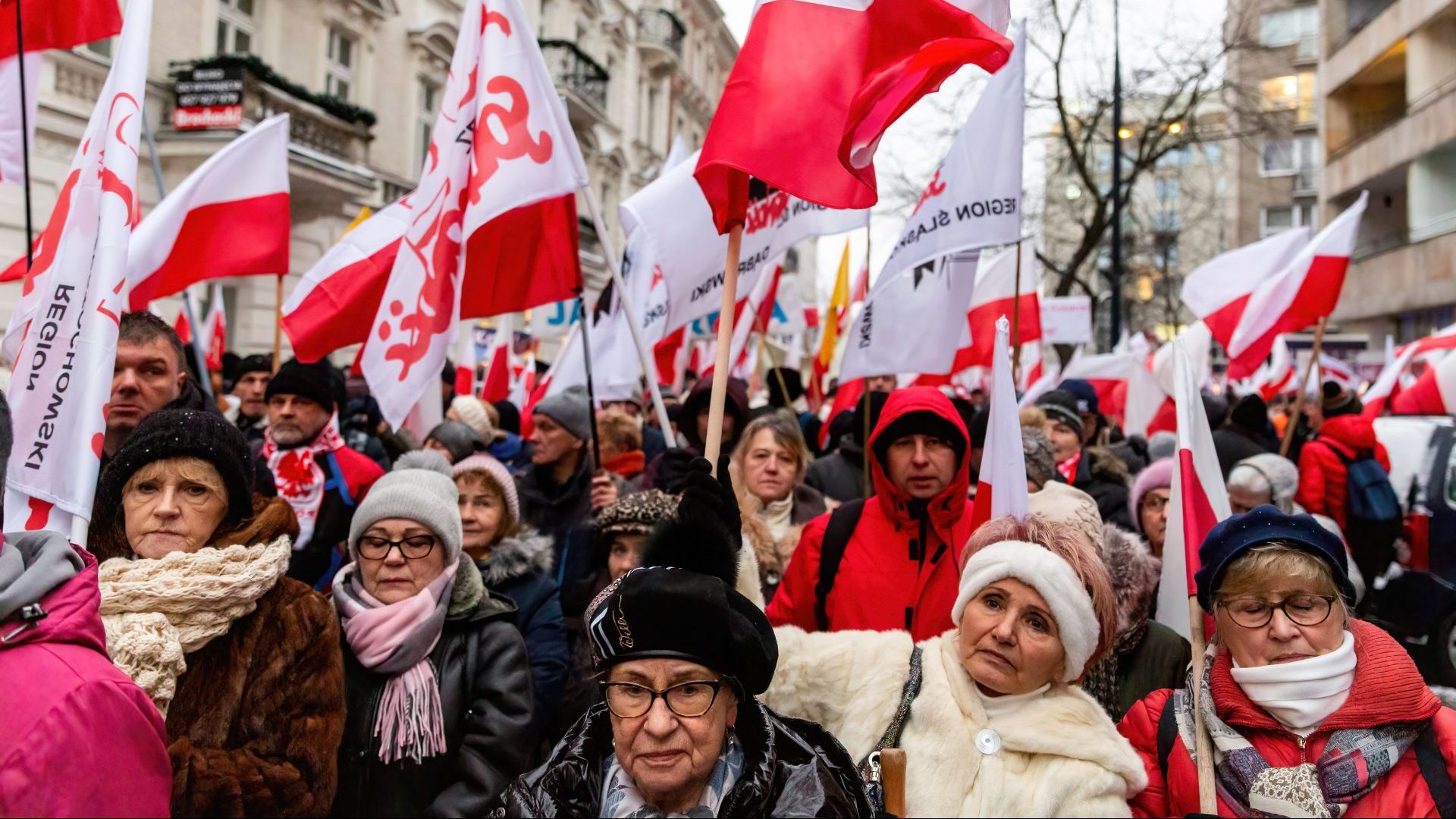 People rally in support of the recently defeated right wing PiS party 
Photo: Dominika Zarzycka/SOPA/LightRocket/Getty