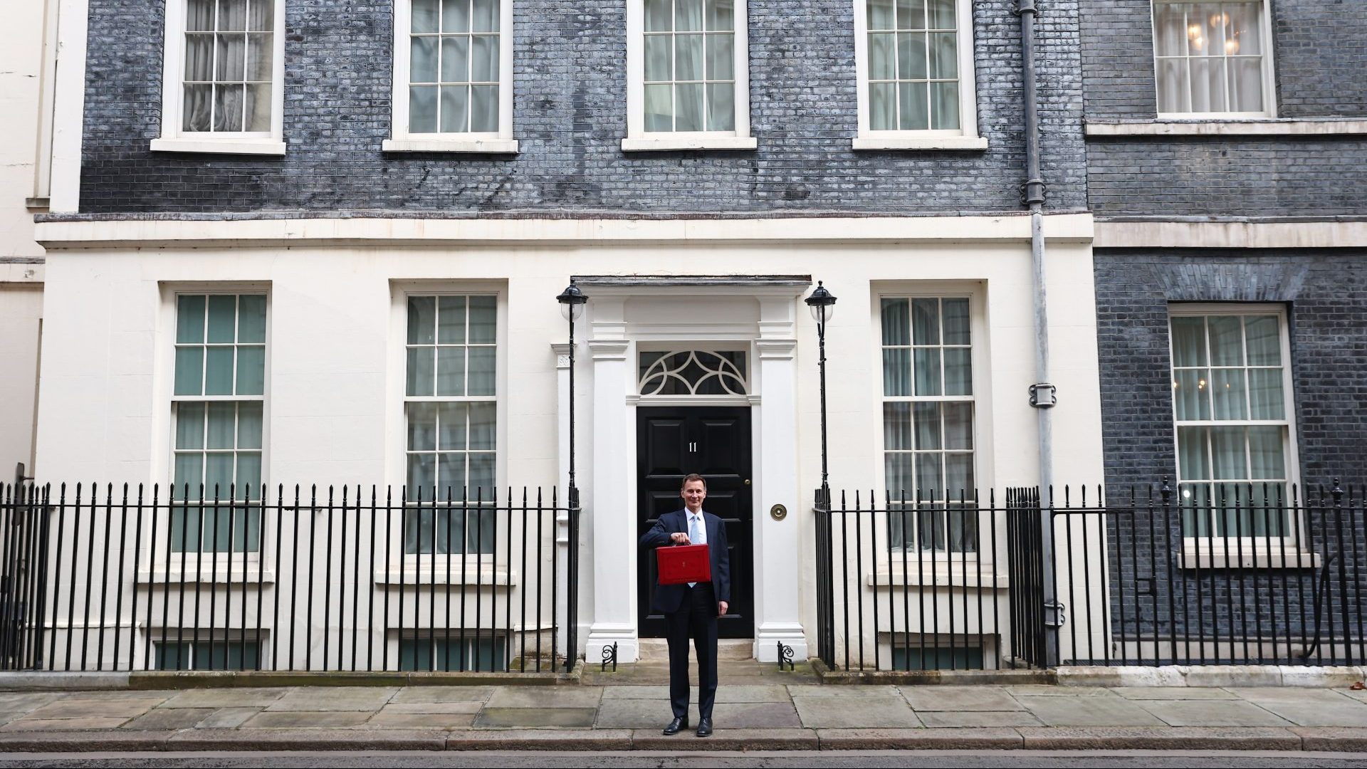 Jeremy Hunt leaves 11 Downing Street (Photo by Peter Nicholls/Getty Images)