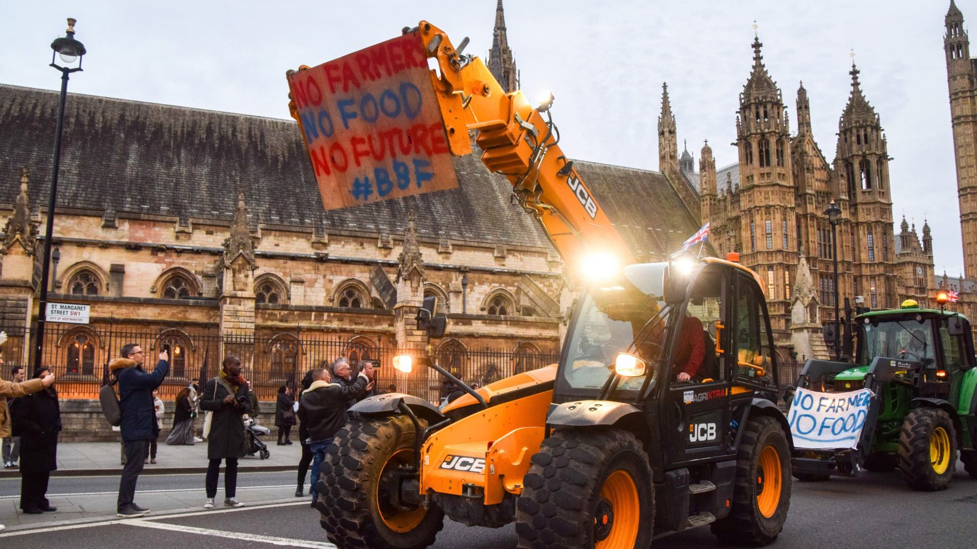 British farmers in tractors stage a protest in Westminster, calling on the government to save British farming, and in opposition to cheap food imports and Net Zero policies. Photo: Vuk Valcic/SOPA Images/LightRocket via Getty Images