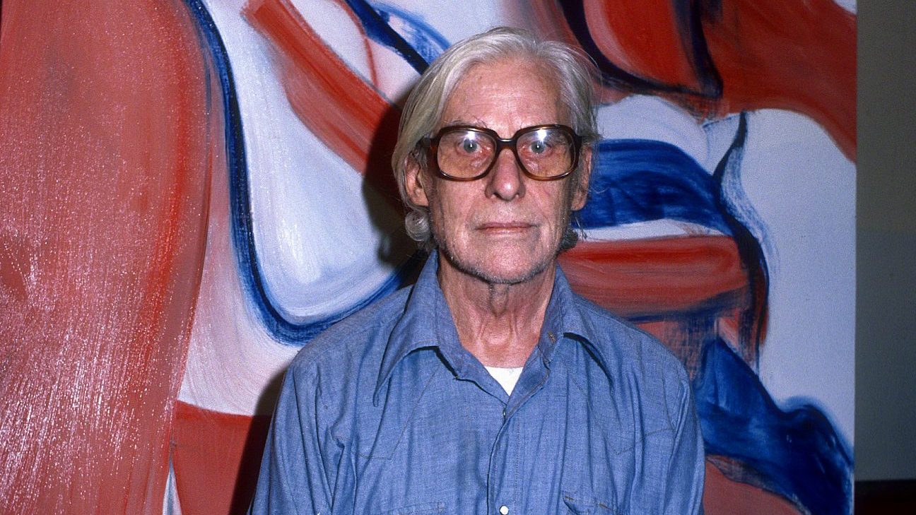 Dutch-American abstract expressionist artist Willem de Kooning in his studio in the Hamptons, c1982. Photo: Luiz Alberto/Images/Getty