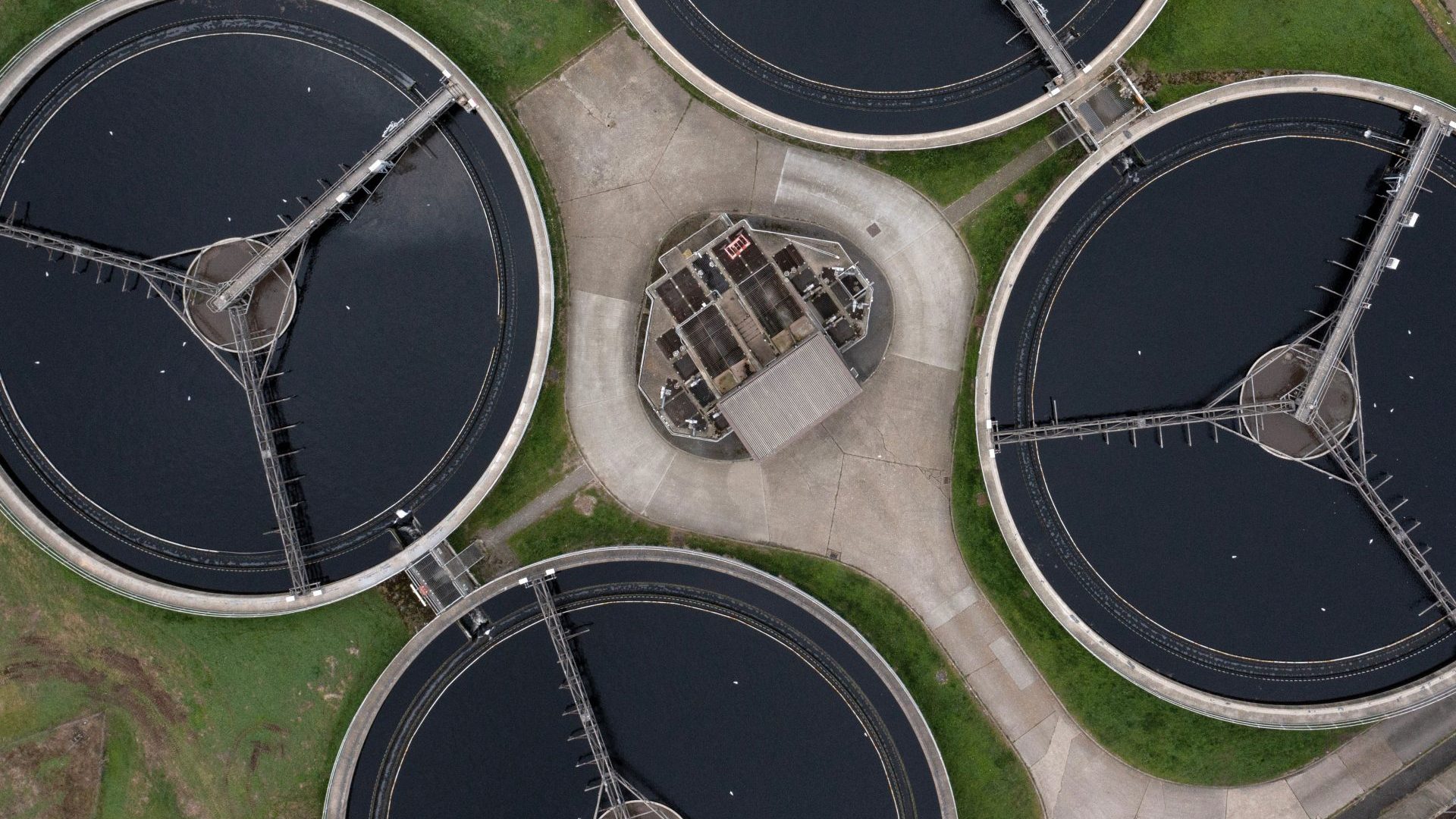 Thames Water’s Long Reach water treatment facility on the banks of the Thames estuary in Dartford, Kent. Photo: Ben Stansall/AFP/Getty