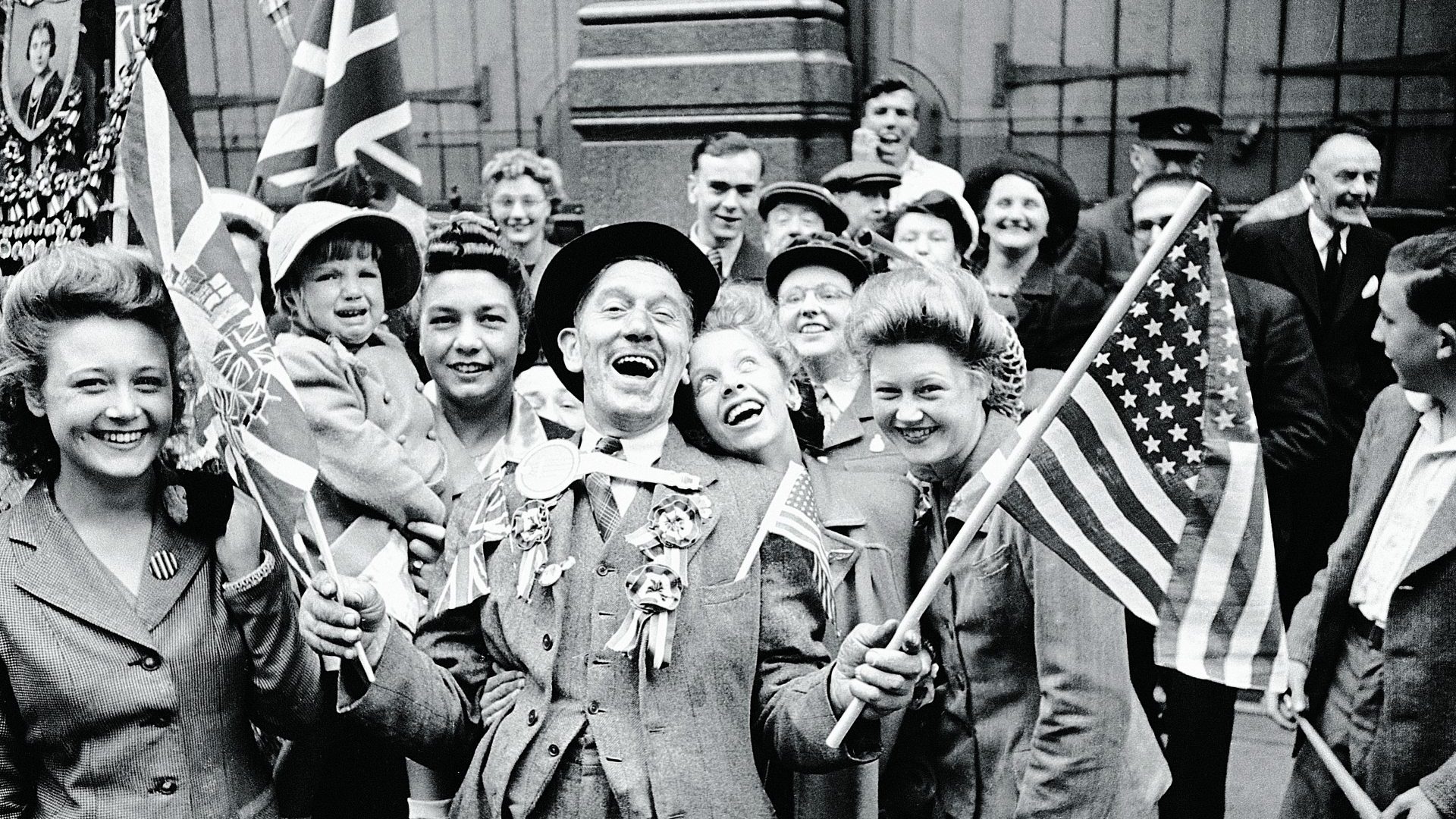 Ecstatic crowds celebrate VE Day in Piccadilly, London, May 8, 1945. Photo: Picture Post/Hulton Archive/Getty