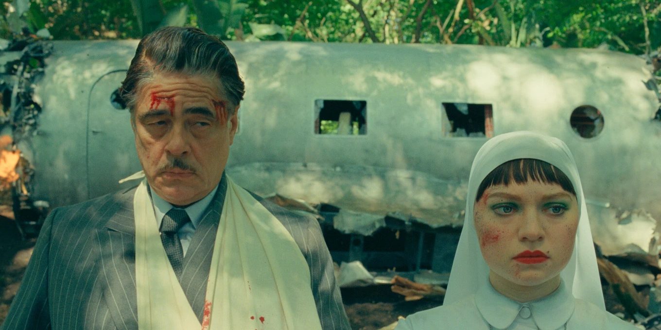 Benicio del Toro and Mia Threapleton in The Phoenician Scheme. Photo: TPS Productions/Focus Features © 2025